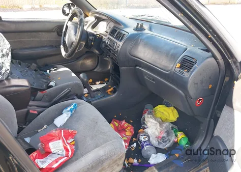 1996 Toyota Corolla Dx z USA, uszkodzony, nr VIN 1NXBB02E4TZ396521